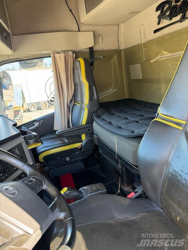 Volvo FH 16 750 キャブ付きシャーシ