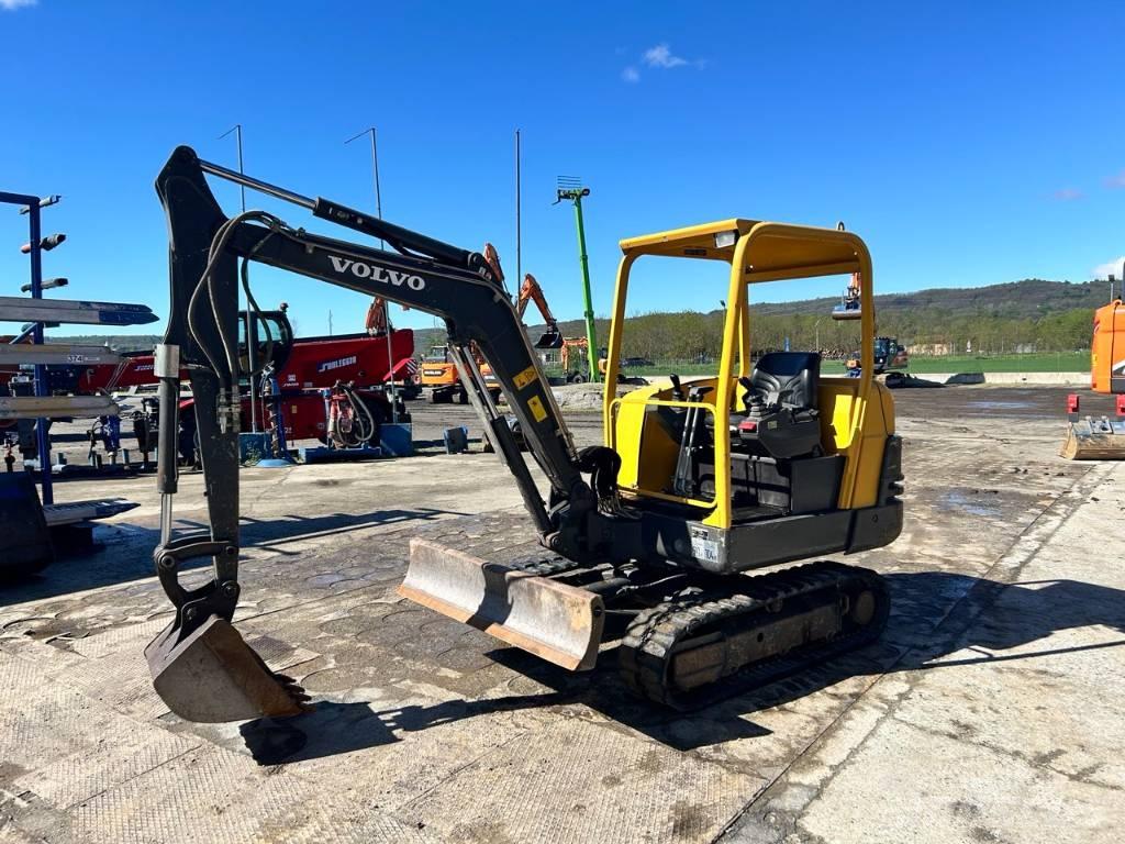 Volvo EC 25 ミニ油圧ショベル 7t以下（ミニユンボ・ミニディガー）
