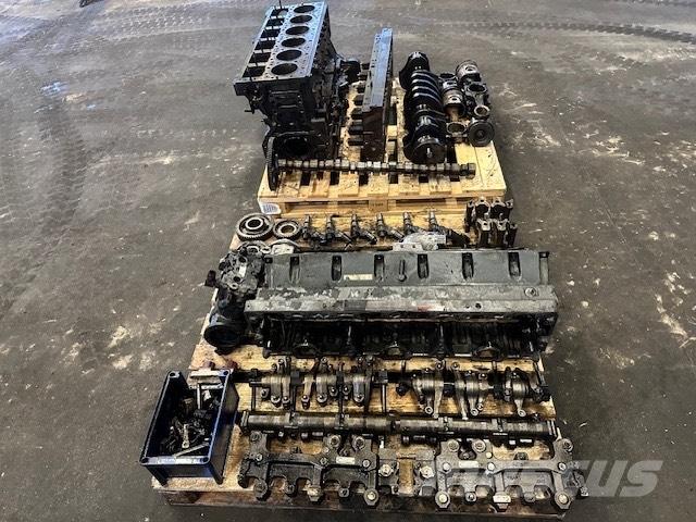 Cummins ISME420-30 エンジン
