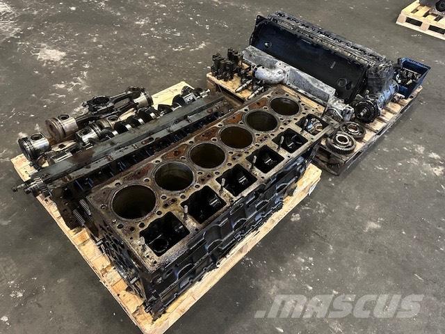 Cummins ISME420-30 エンジン