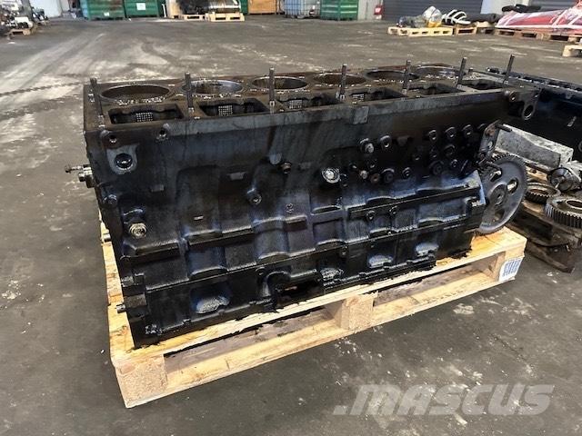 Cummins ISME420-30 エンジン