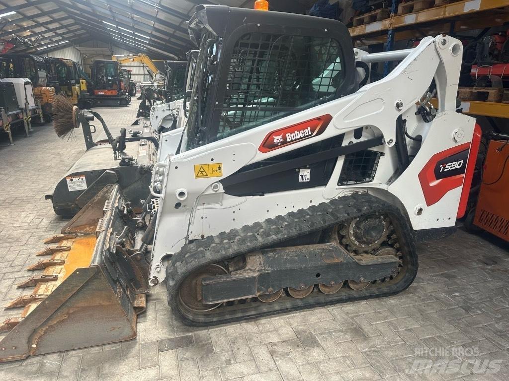 Bobcat T 590 スキッドステアローダー
