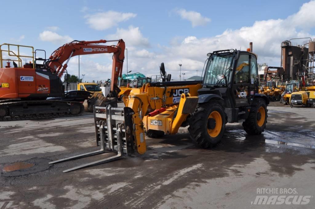 JCB 540-140 テレスコーピックハンドラー