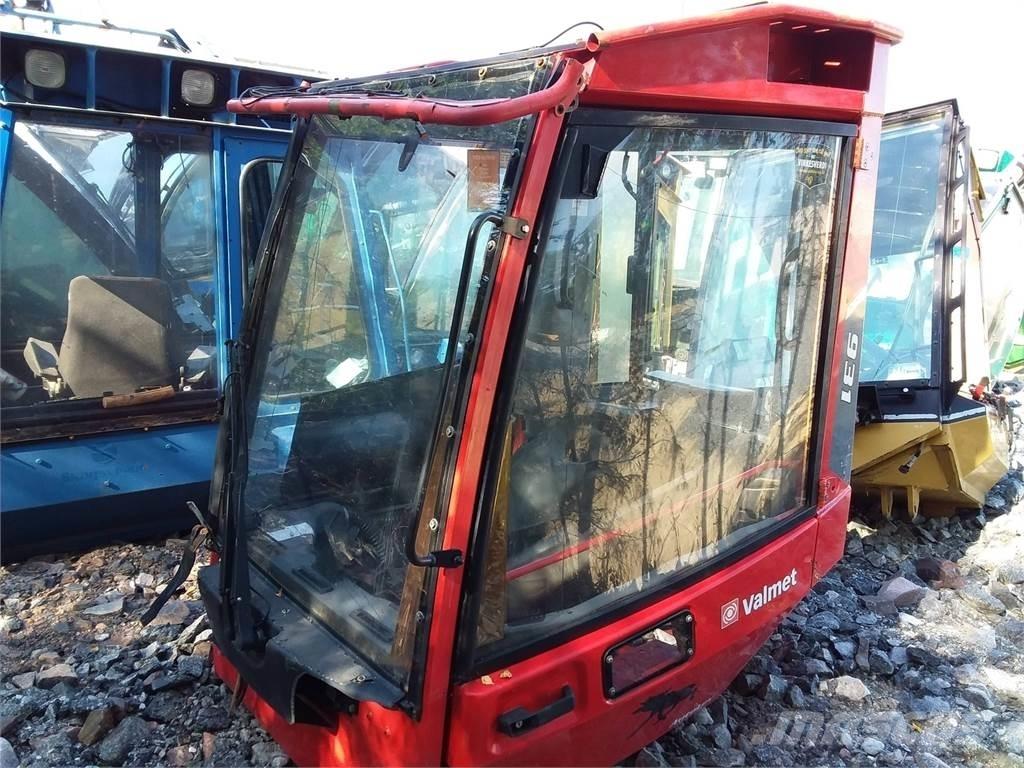 Valmet 931 キャビン及び内装