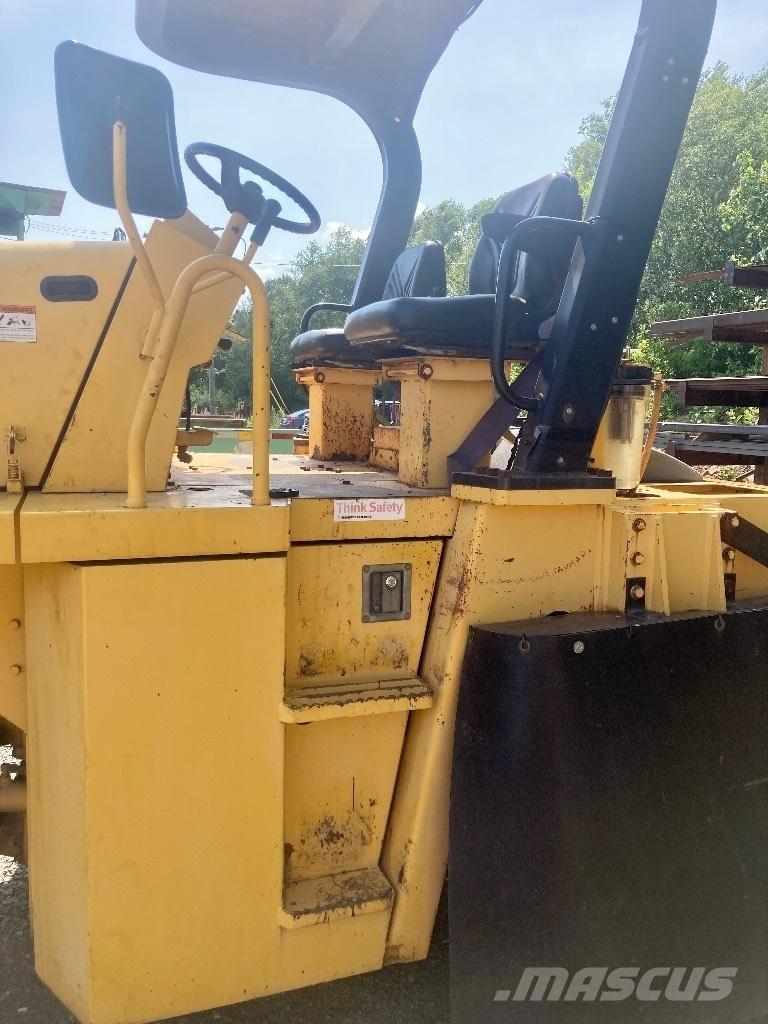 Sakai GW 750-2 アスファルトフィニッシャ