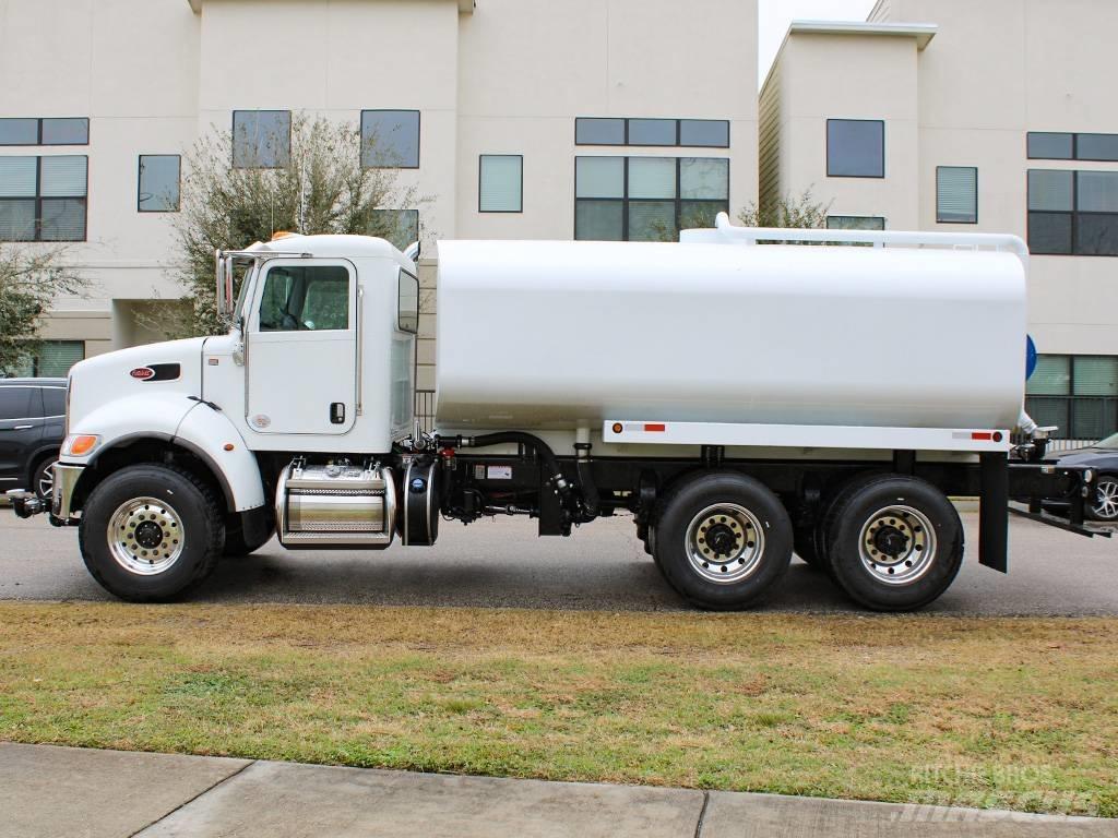 Peterbilt 348 給水車
