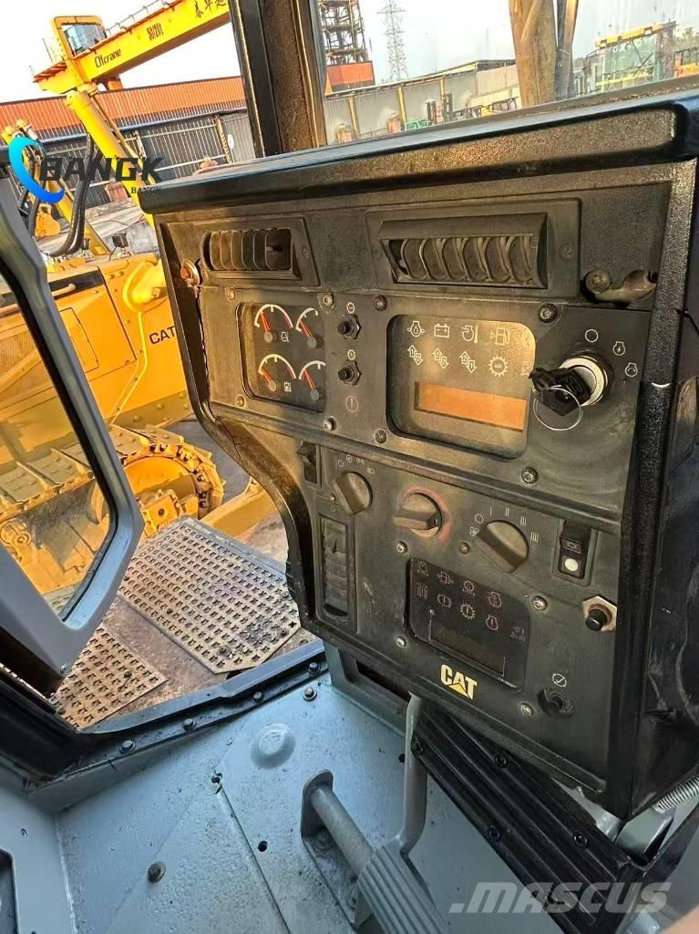 CAT D 6 R ブルドーザー