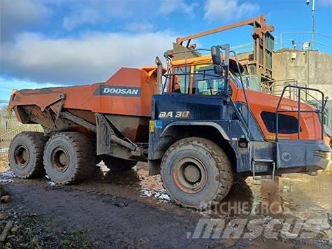 Doosan DA 30 -7 アーティキュレート式ダンプトラック