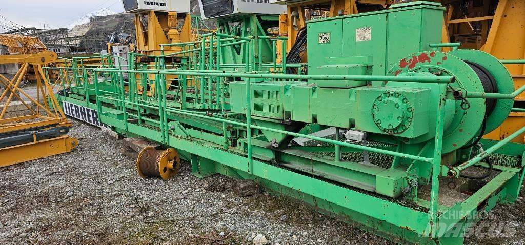 Liebherr 200 EC-H 10 タワークレーン