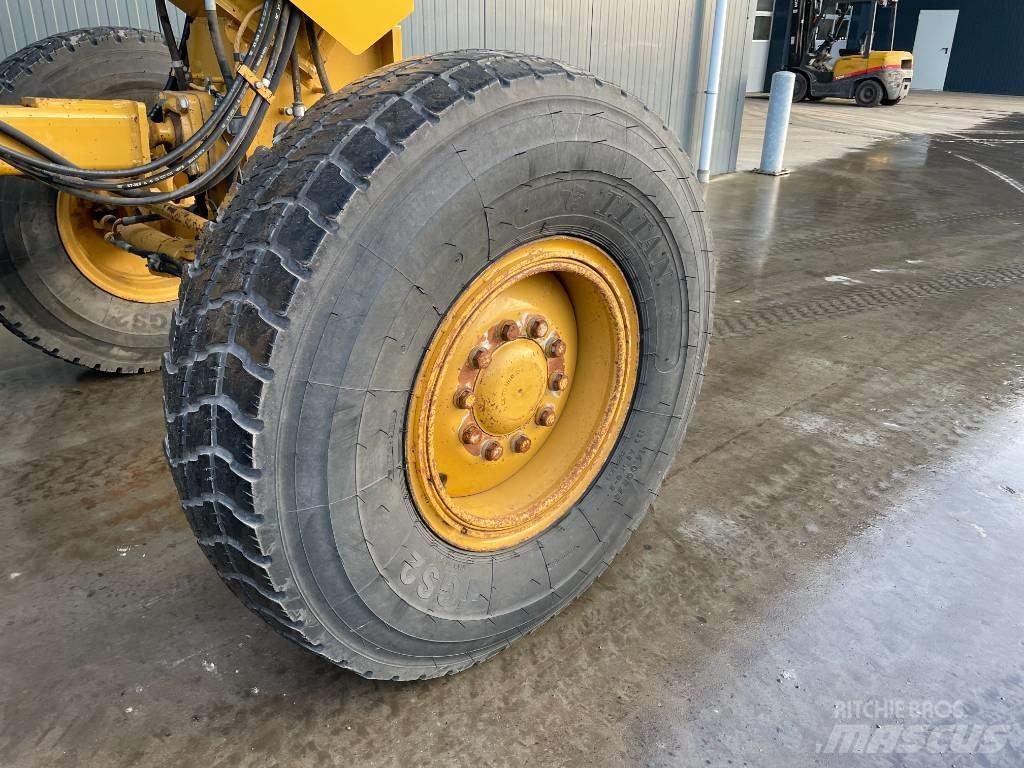 CAT 160M (140) モーターグレーダー