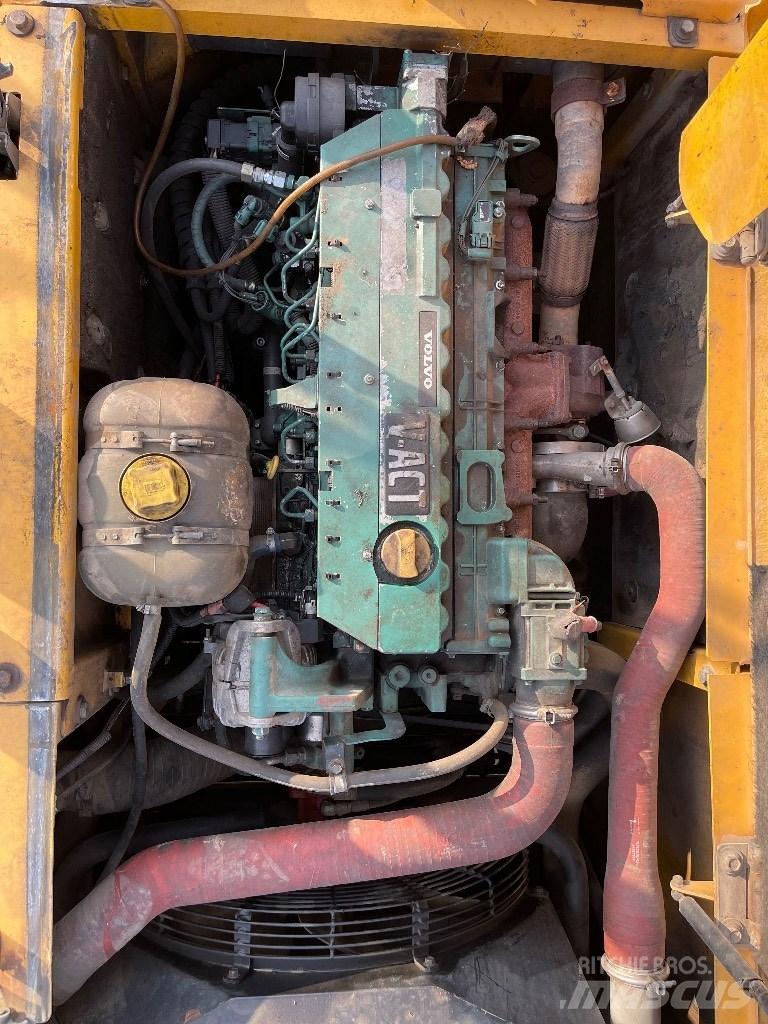 Volvo EC 210 C L 大型油圧ショベル12t以上（パワーショベル・ユンボ）