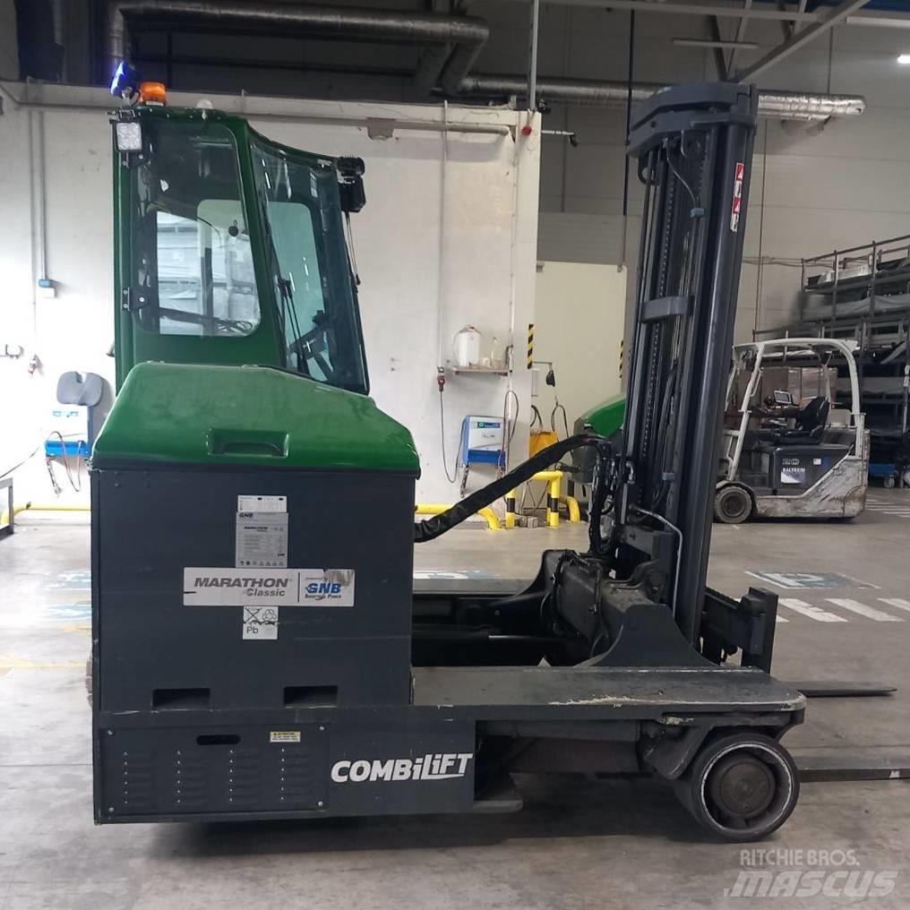 Combilift C 4000 E 全方向リーチ型フォークリフト
