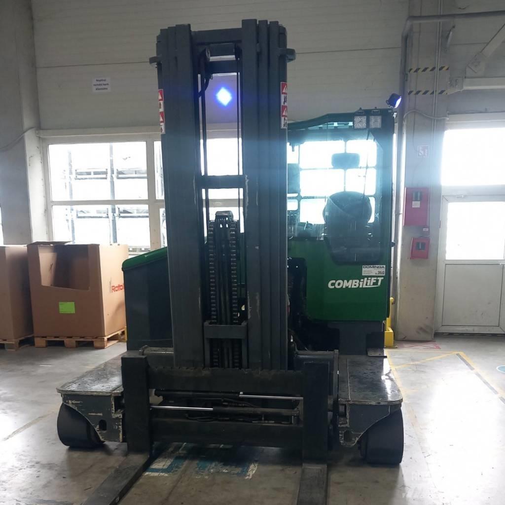 Combilift C 4000 E 全方向リーチ型フォークリフト