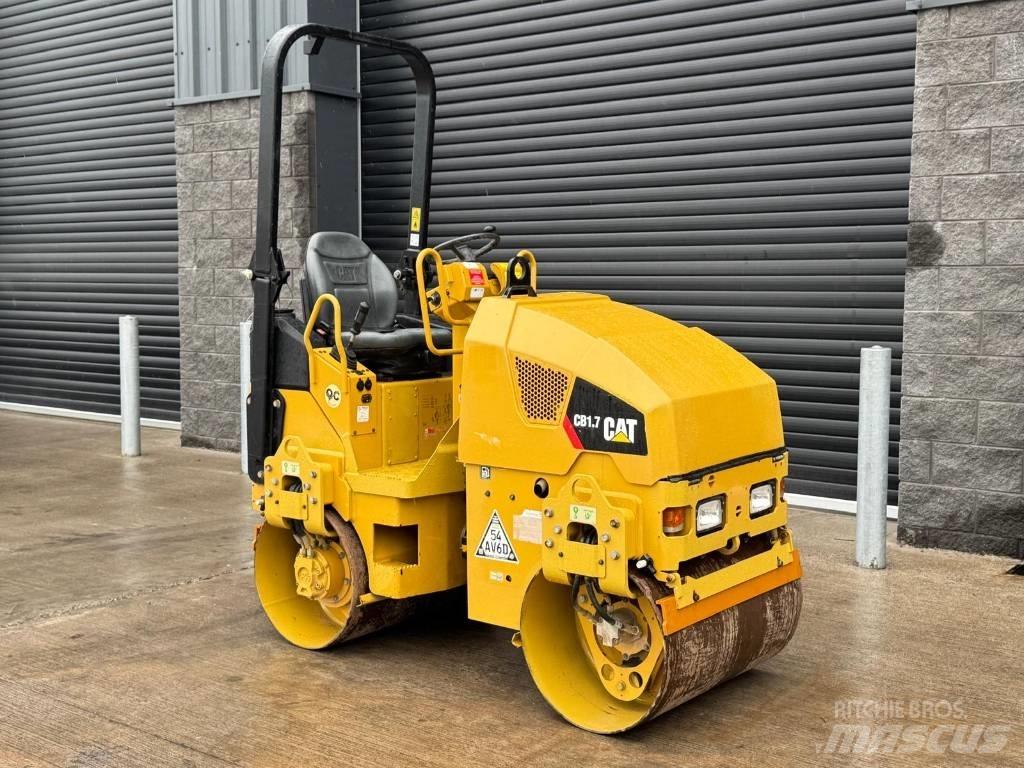CAT CB 1.7 タンデムローラ