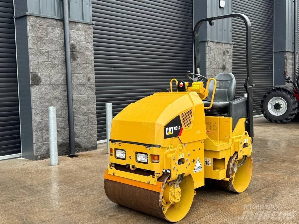 CAT CB 1.7 タンデムローラ