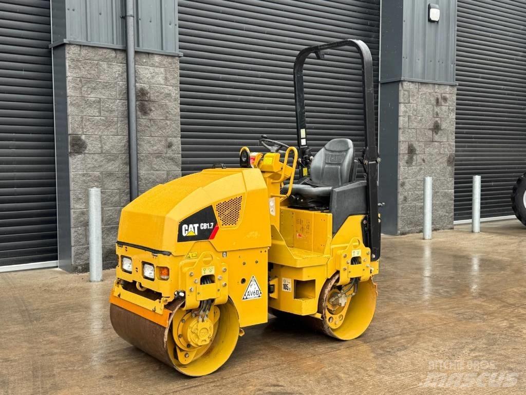 CAT CB 1.7 タンデムローラ