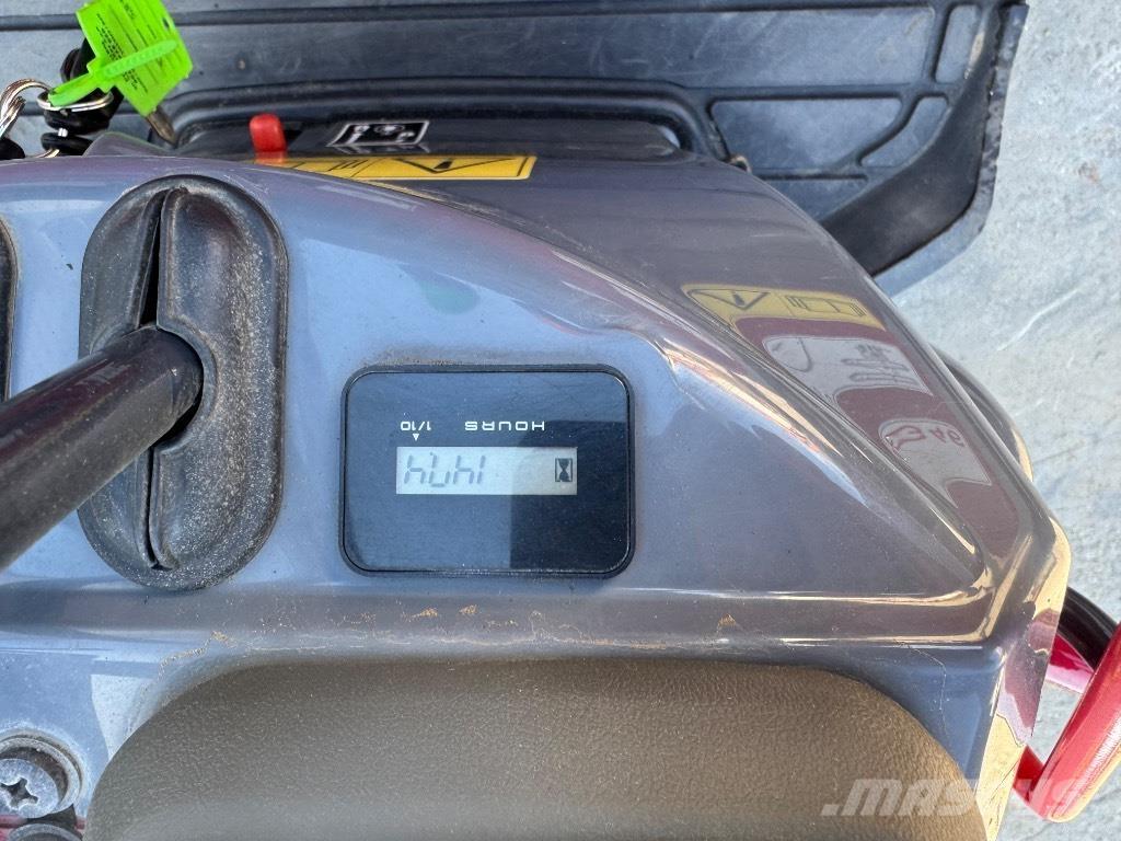 Yanmar SV08 (1F994) ミニ油圧ショベル 7t以下（ミニユンボ・ミニディガー）