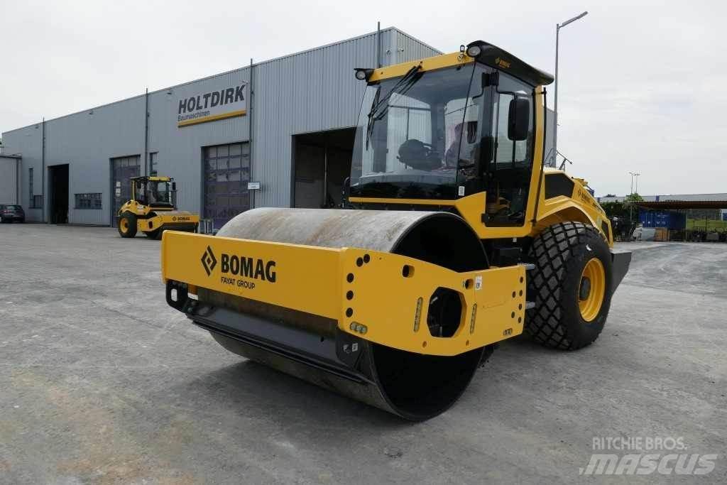 Bomag BW 213 DH-5 ソイルコンパクター