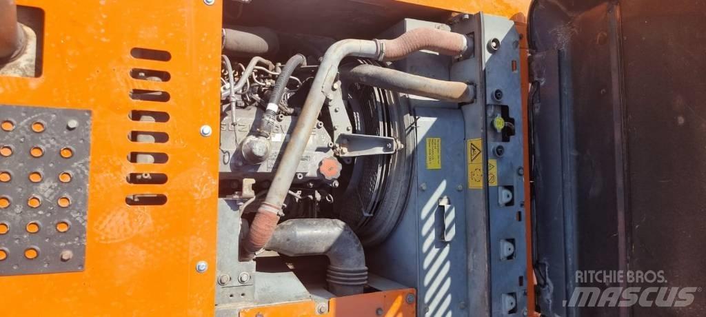 Hitachi ZX 210 LC-3 大型油圧ショベル12t以上（パワーショベル・ユンボ）