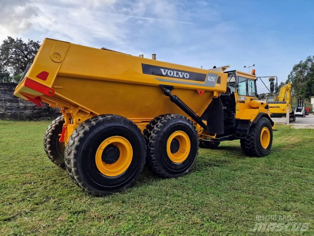 Volvo A 25 C アーティキュレート式ダンプトラック
