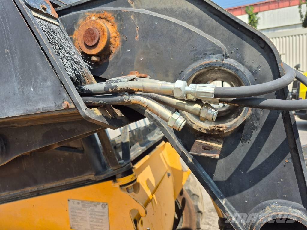 JCB 520 テレスコーピックハンドラー