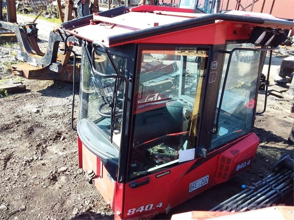 Komatsu 840.4 キャビン及び内装