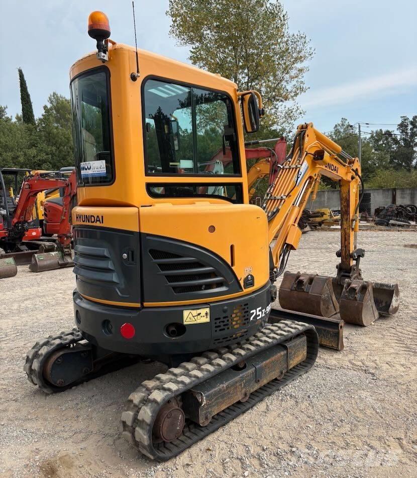 Hyundai R25Z-9 AK ミニ油圧ショベル 7t以下（ミニユンボ・ミニディガー）