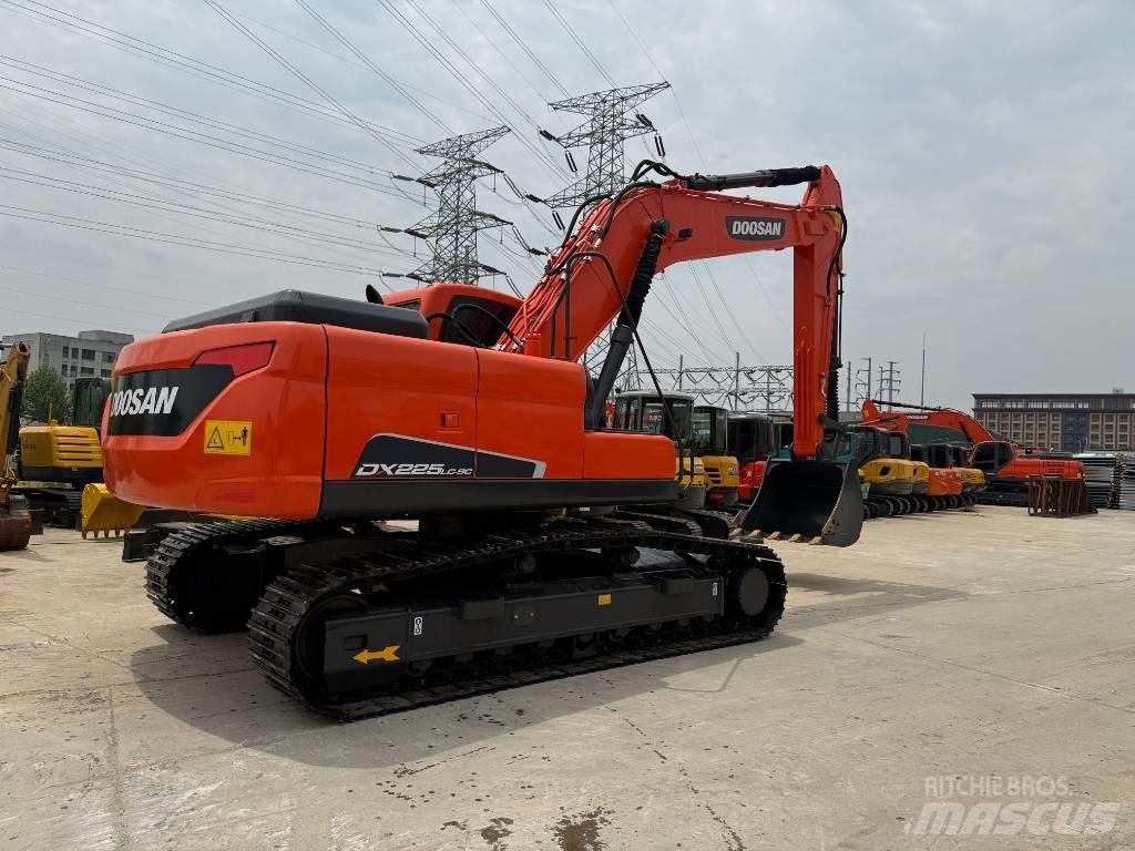 Doosan DX 225 LC-9C 大型油圧ショベル12t以上（パワーショベル・ユンボ）