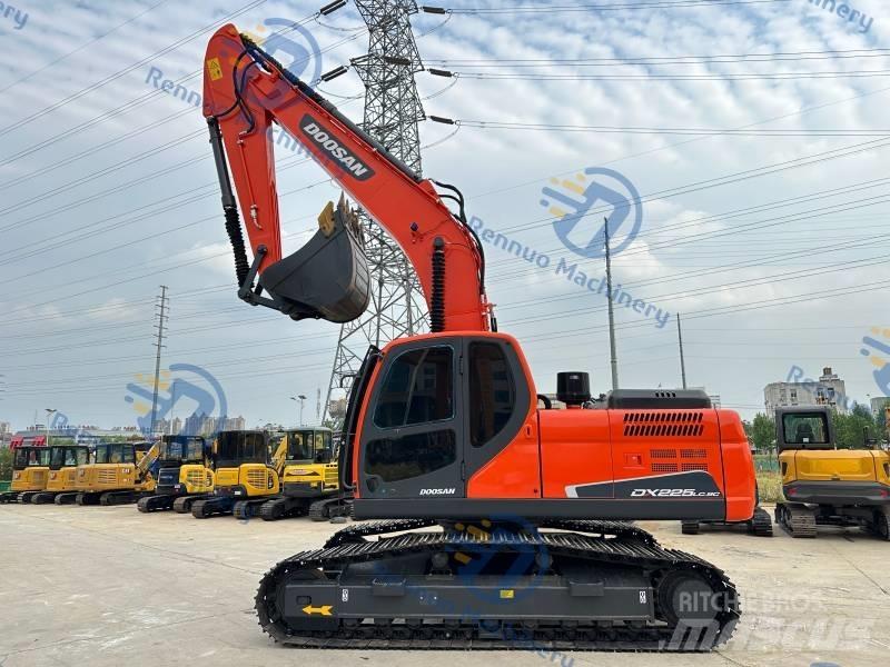 Doosan DX 225 LC-9C 大型油圧ショベル12t以上（パワーショベル・ユンボ）