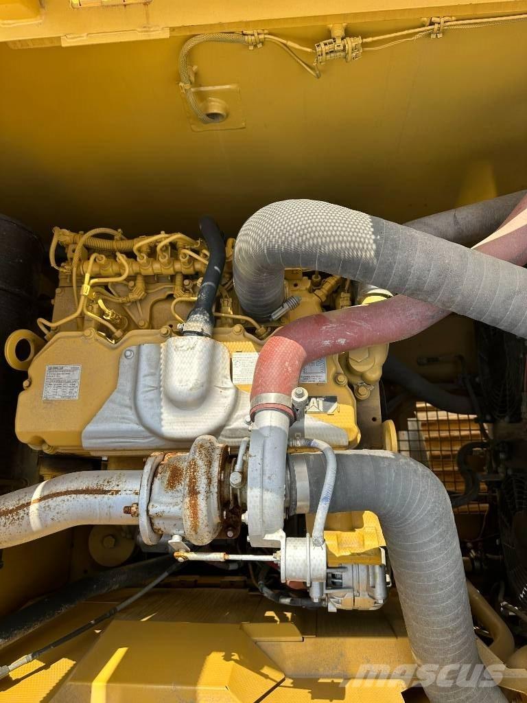 CAT CAT320GC 中型油圧ショベル 7ｔ-12ｔ（ユンボ・パワーショベル・バックホー）