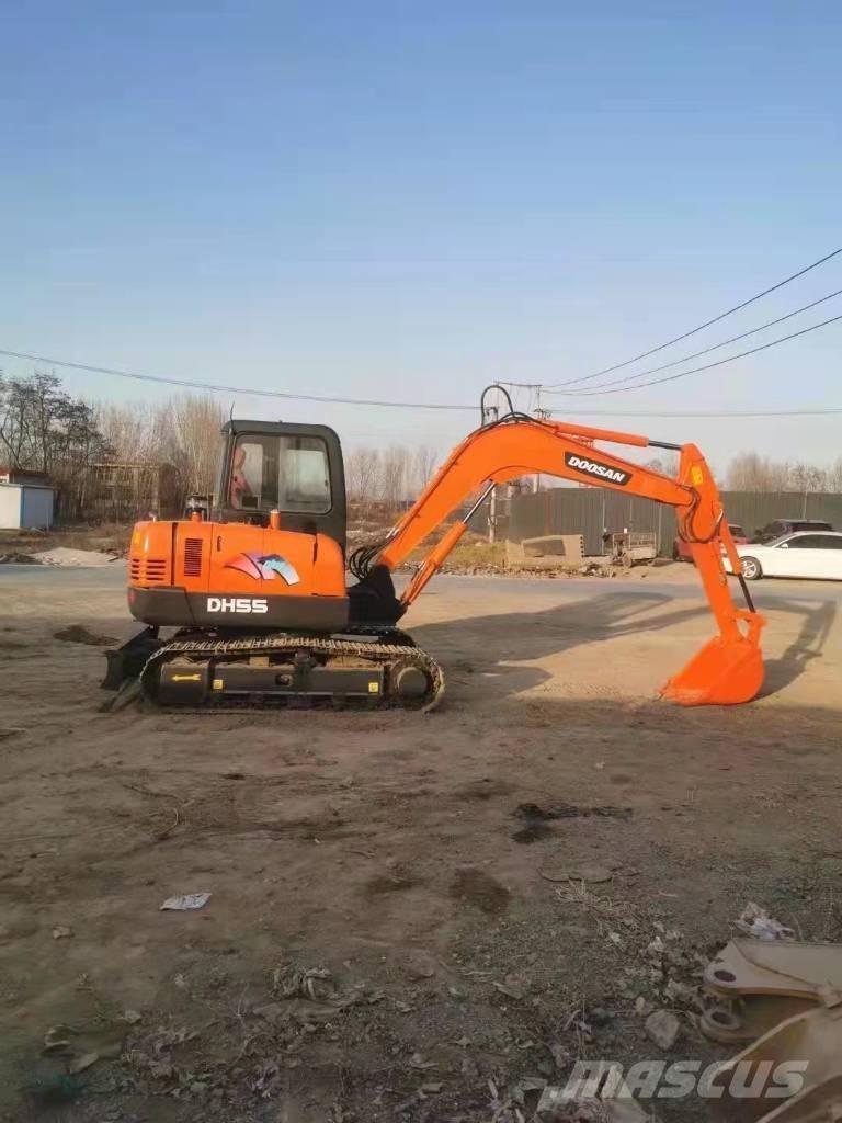 Doosan DH55 ミニ油圧ショベル 7t以下（ミニユンボ・ミニディガー）