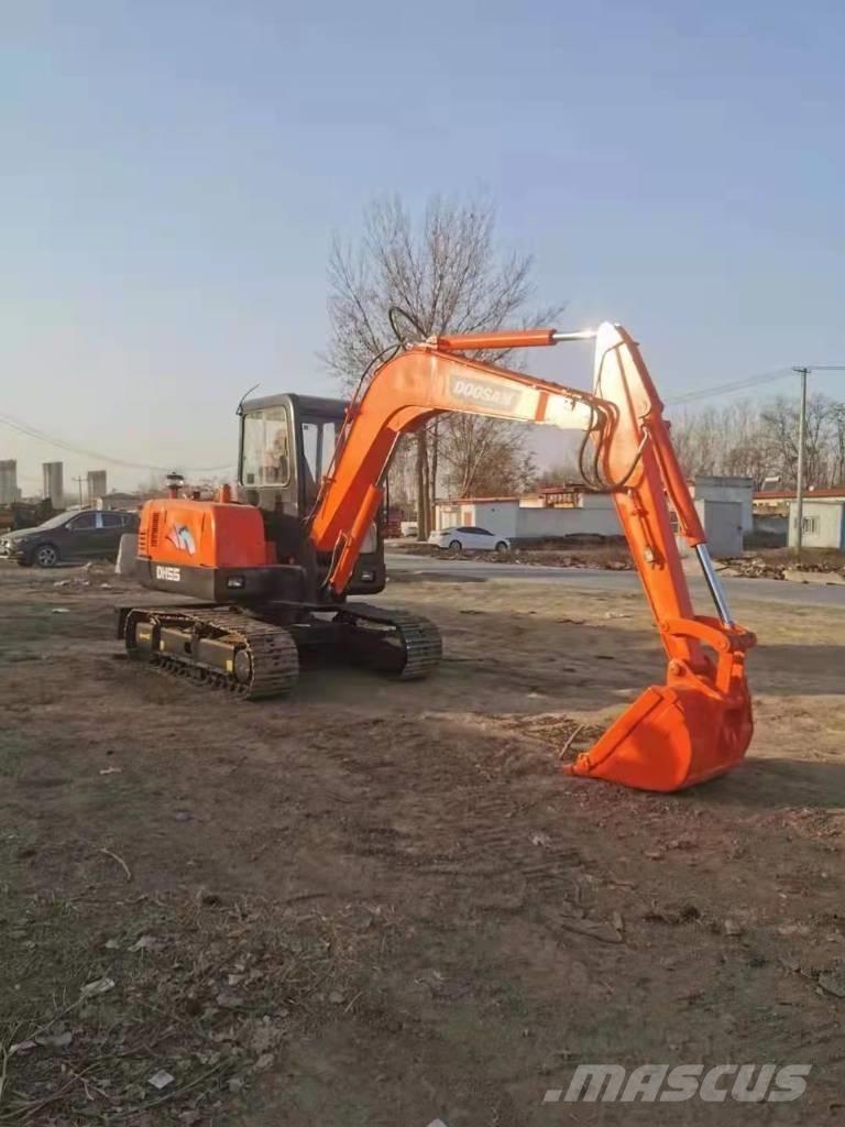 Doosan DH55 ミニ油圧ショベル 7t以下（ミニユンボ・ミニディガー）