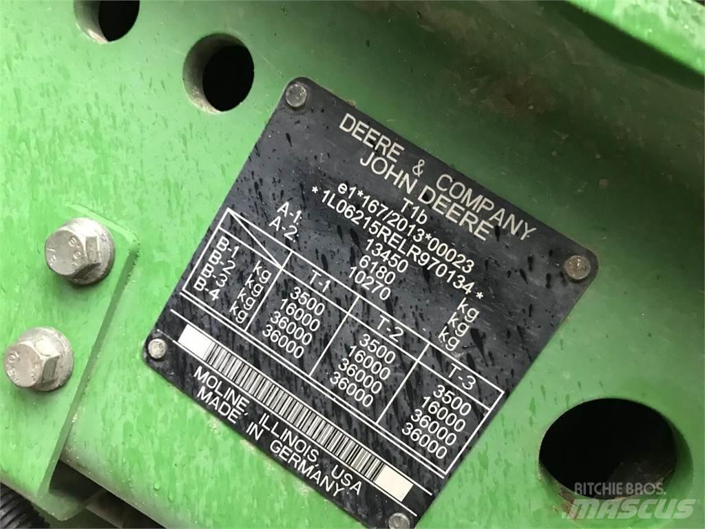 John Deere 6215R トラクター