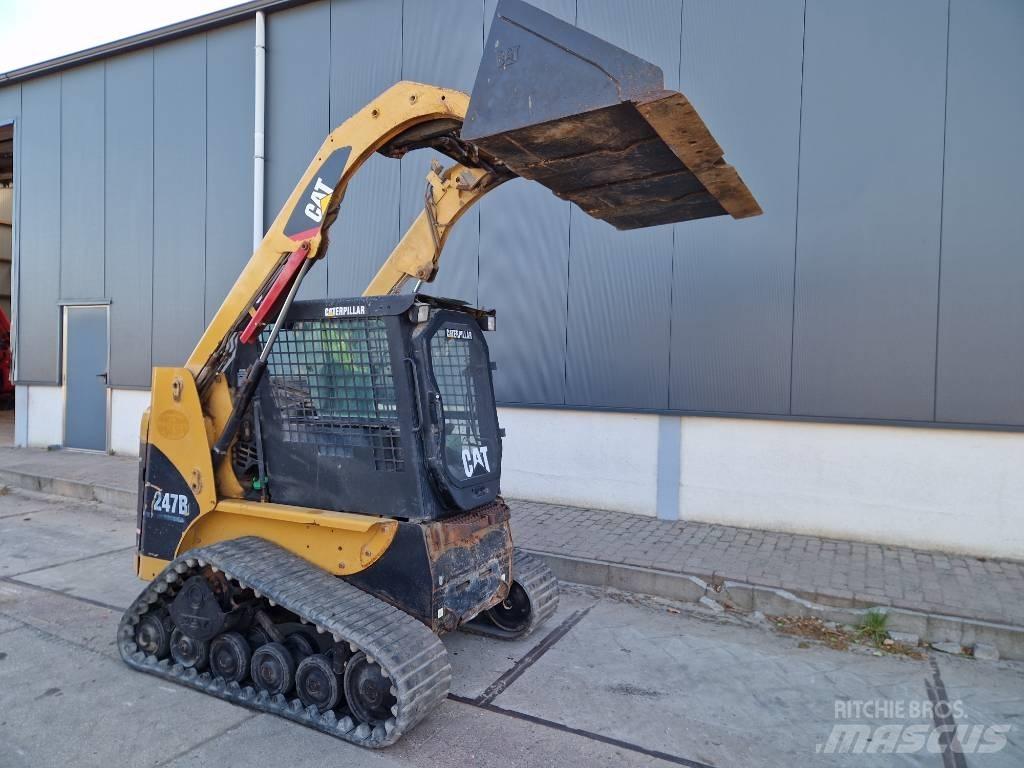 CAT 247 B スキッドステアローダー
