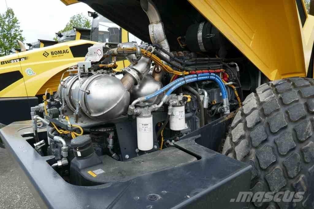 Bomag BW 213 DH-5 ソイルコンパクター