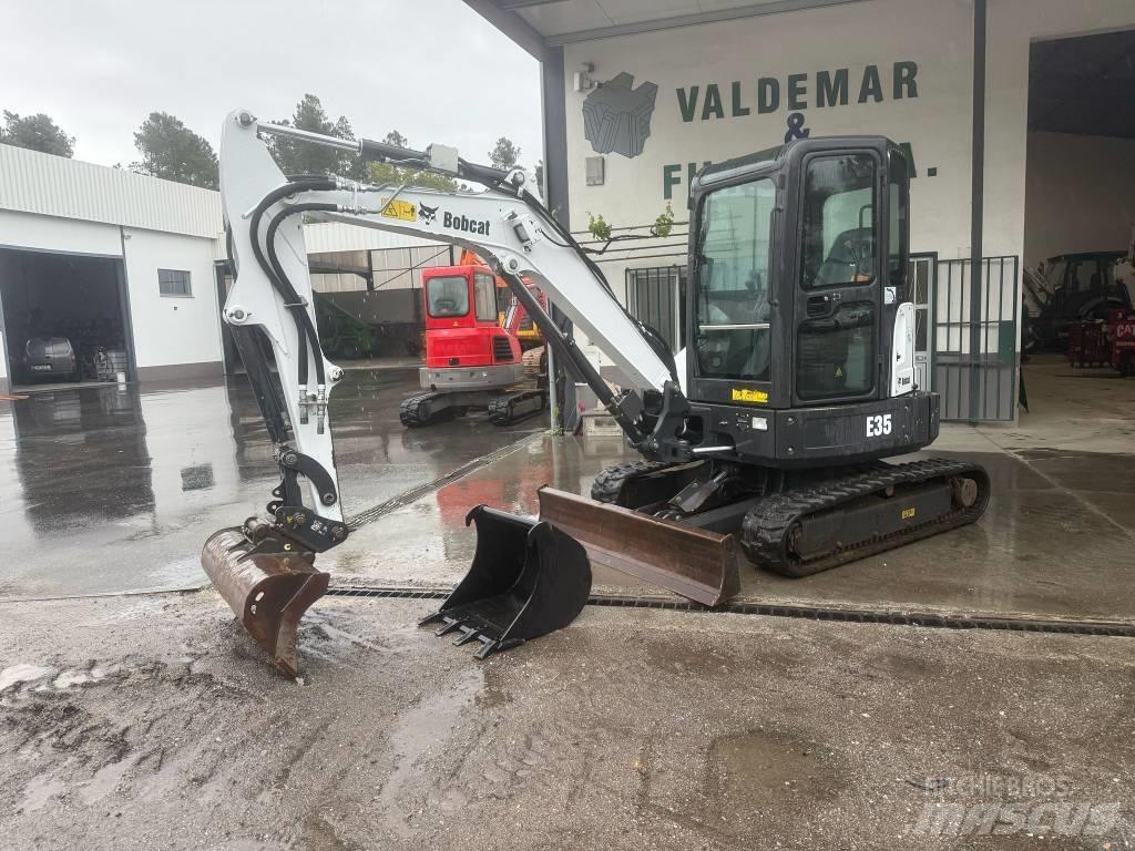 Bobcat E 35 ミニ油圧ショベル 7t以下（ミニユンボ・ミニディガー）