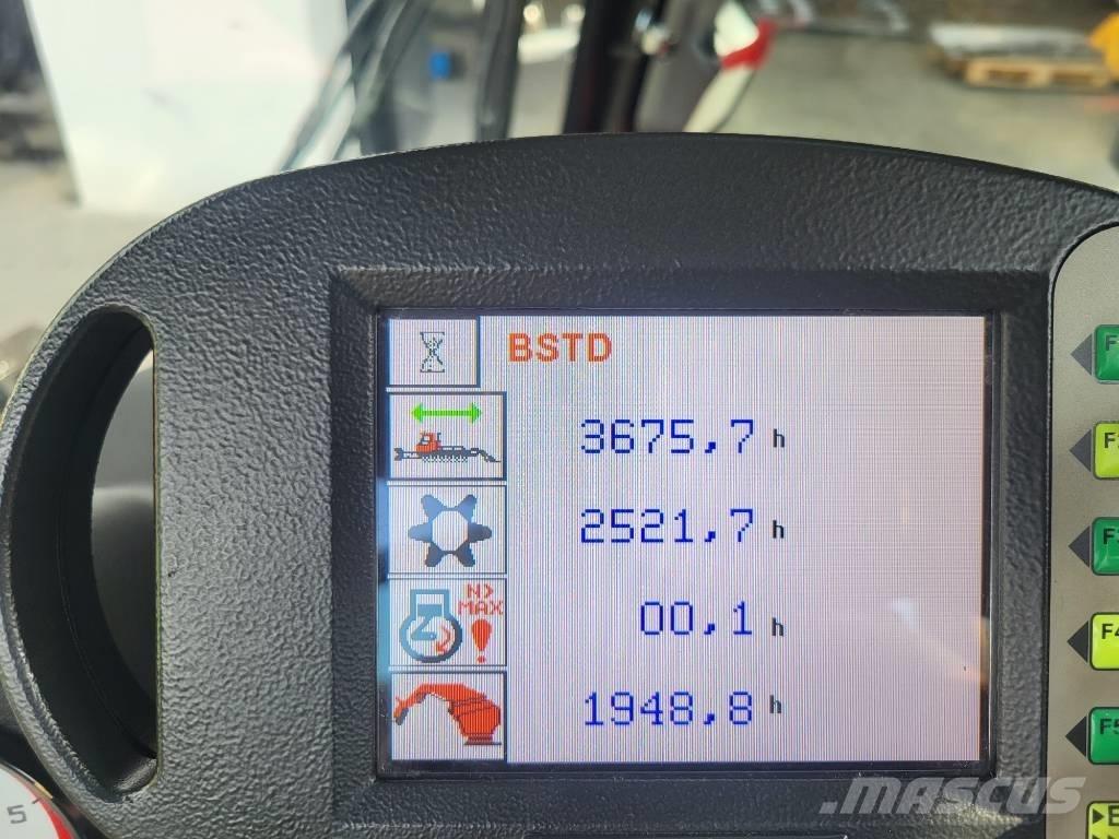  Pistenbully 400 W スノーグルーマー