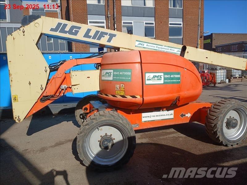 JLG 600 AJ ブームリフト　屈伸型
