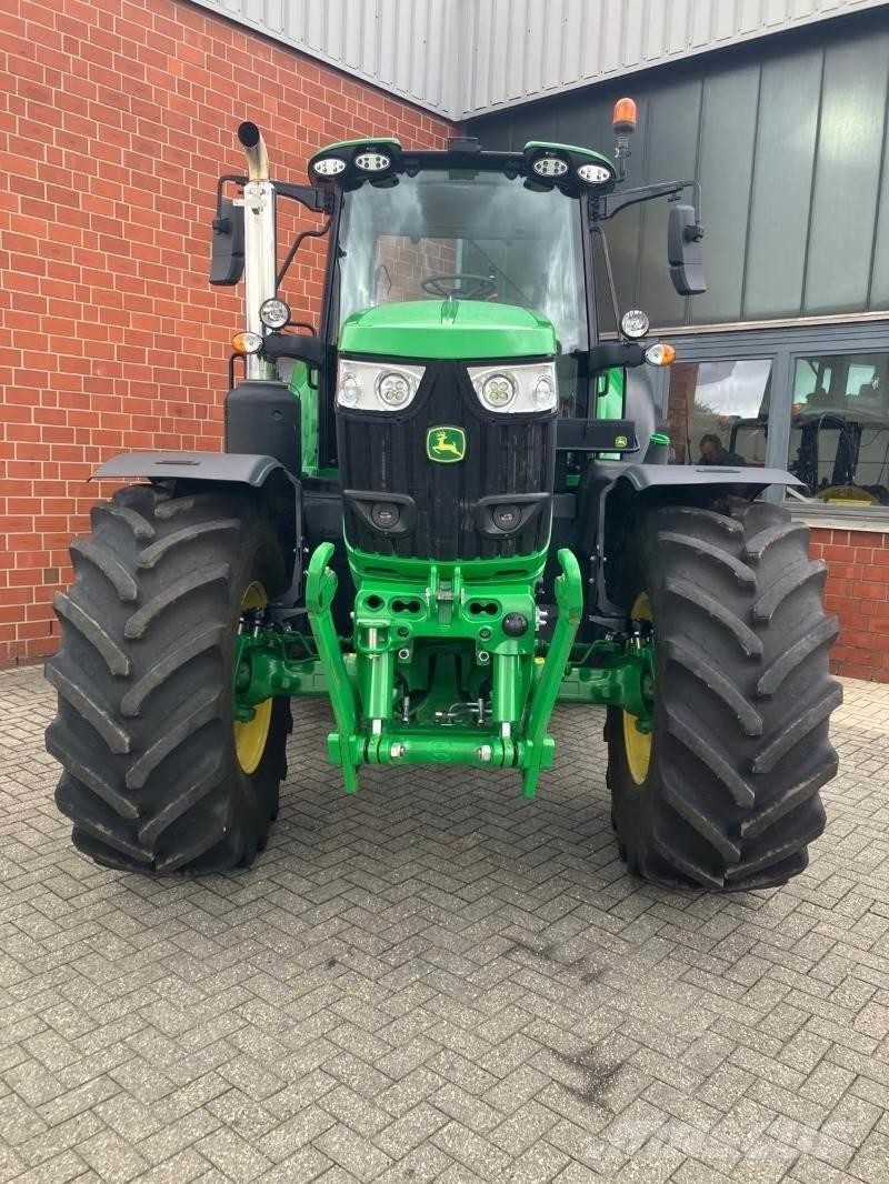 John Deere 6195M トラクター