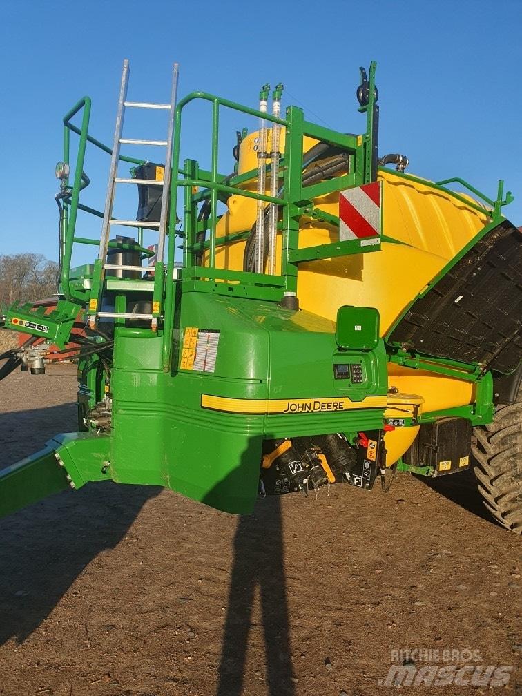 John Deere R975 i 牽引型スプレイヤー