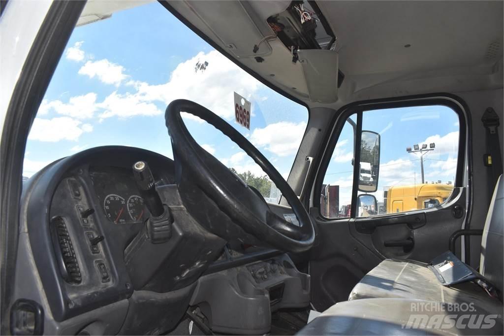 Altec AA55 MH トラック高所作業車