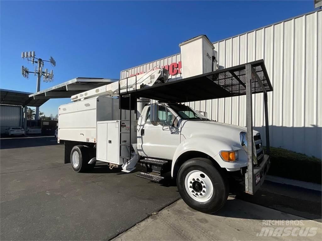 Altec LR756 FM トラック高所作業車