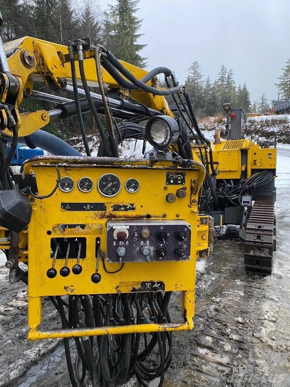 Atlas Copco ROC D3 サーフェイスドリルリグ