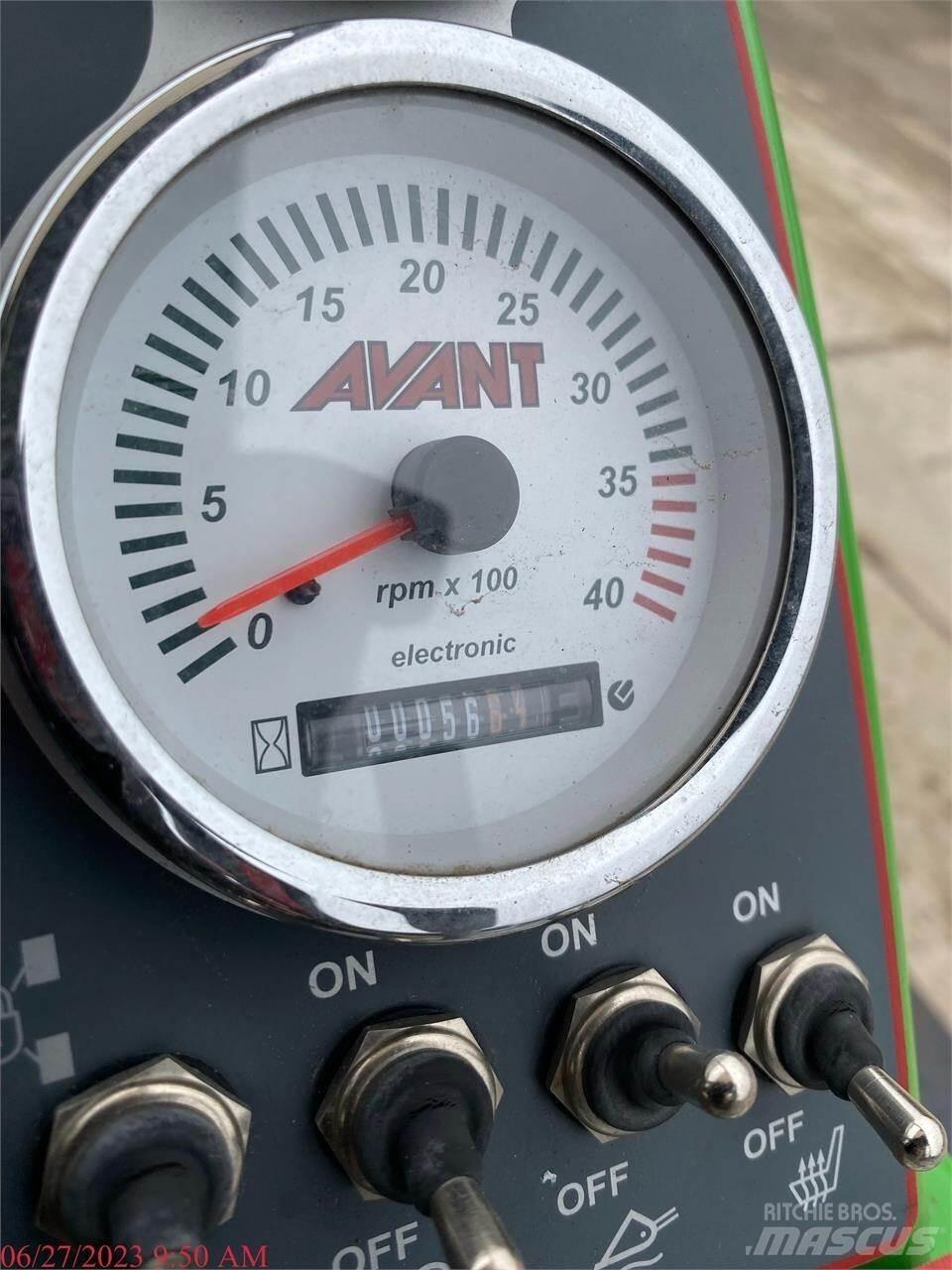 Avant 528 ホイールローダー・タイヤショベル
