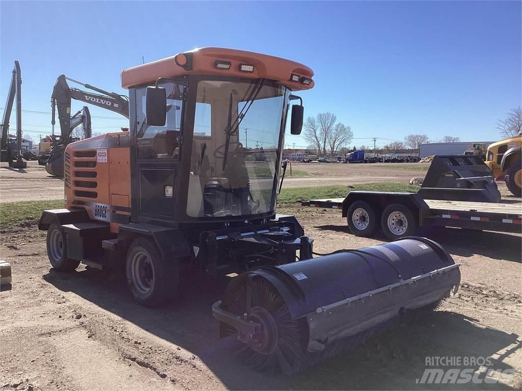 Broce FMJ470 路面清掃機
