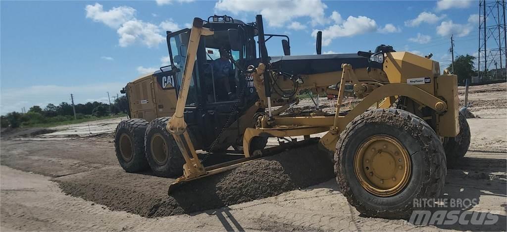 CAT 120M2 AWD モーターグレーダー