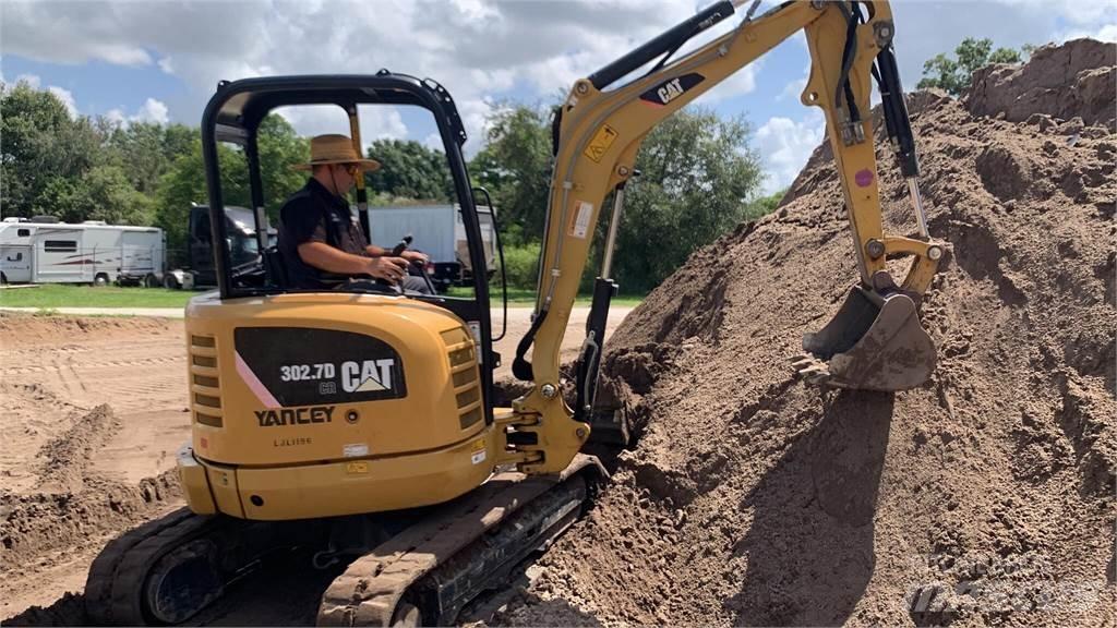 CAT 302.7D CR ミニ油圧ショベル 7t以下（ミニユンボ・ミニディガー）