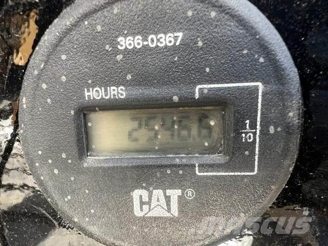 CAT 303.5E2 CR ミニ油圧ショベル 7t以下（ミニユンボ・ミニディガー）