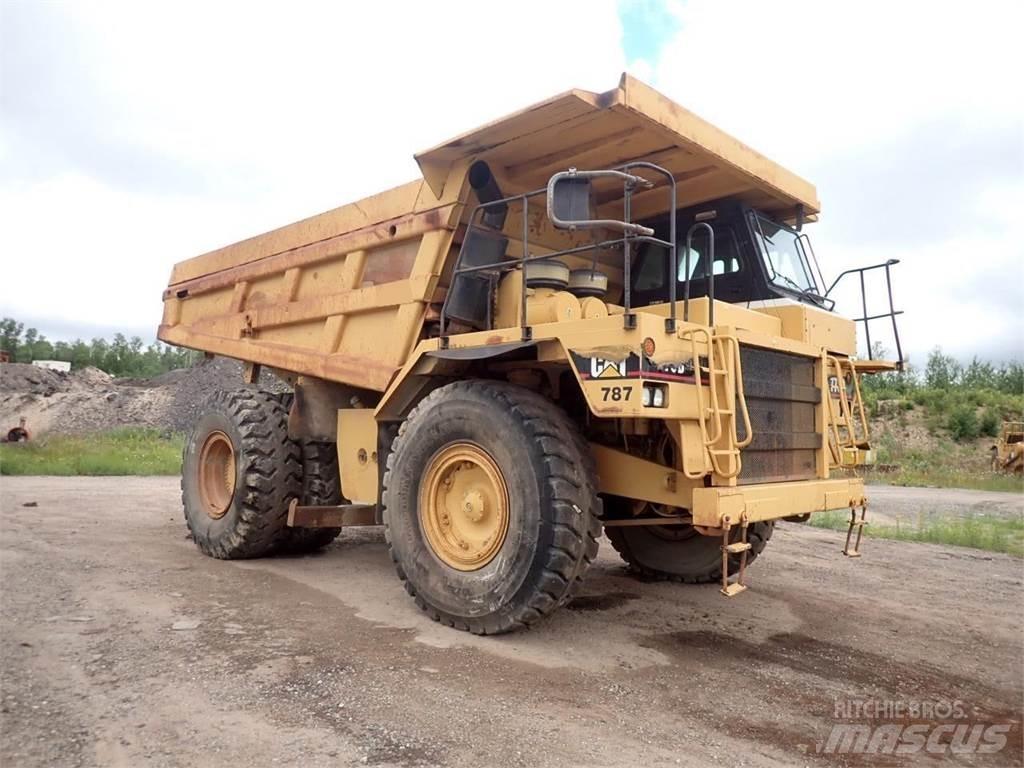 CAT 773D アーティキュレート式ダンプトラック