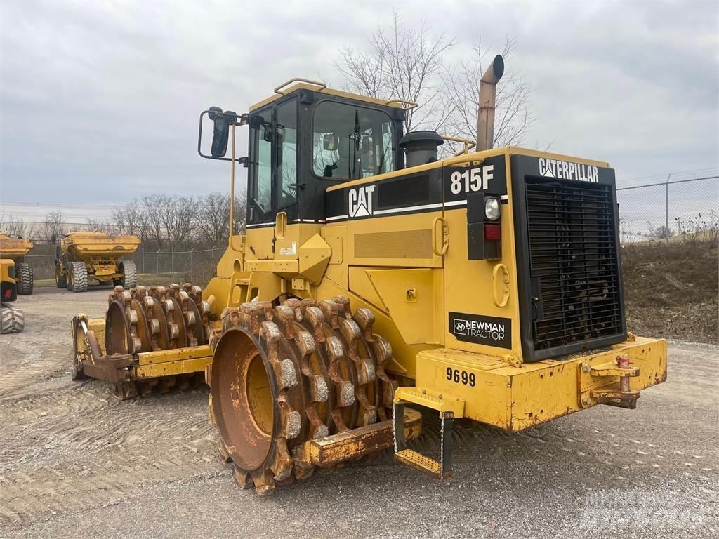 CAT 815F 廃棄物コンパクター
